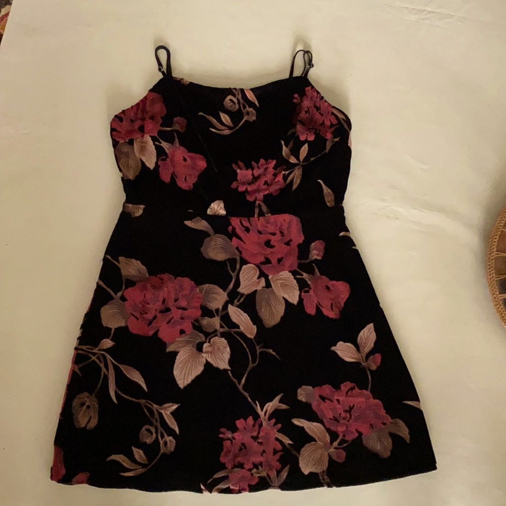 Homecoming Dress - Size M - Brand: Lush